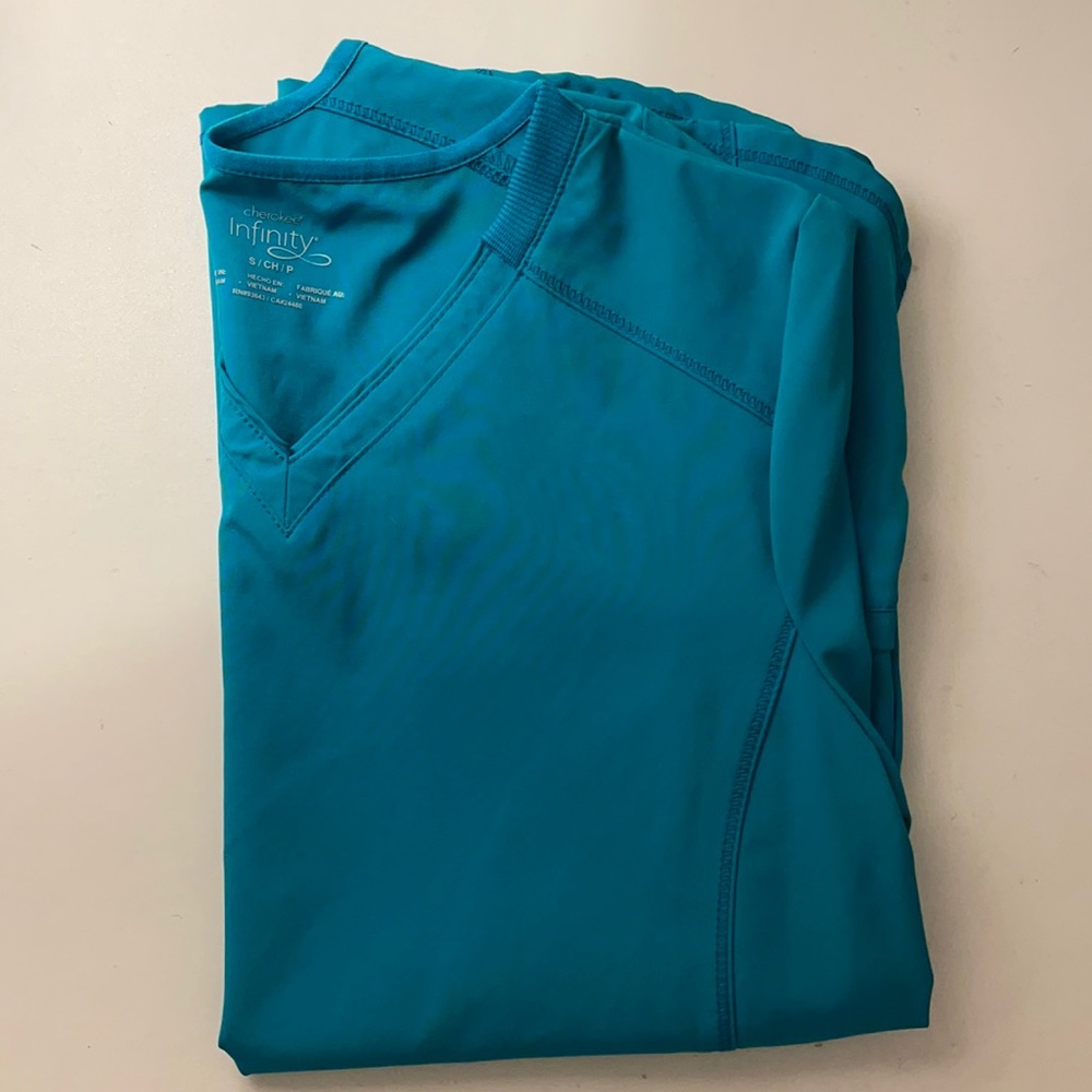 Infinity scrub top